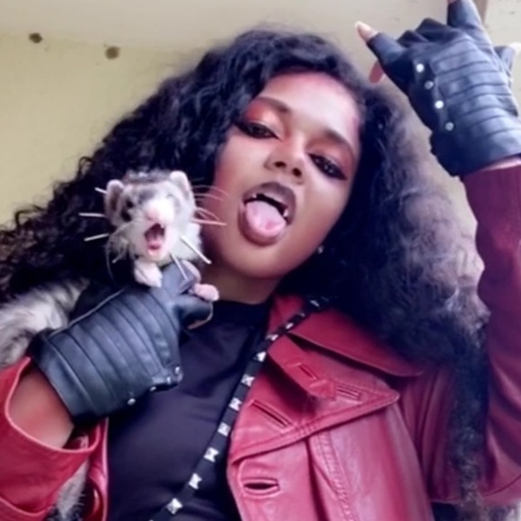 Meet your Posher, Channick - Picture 3 of 5